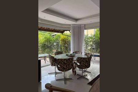 Casa à venda com 203m², 3 quartos e 2 vagas