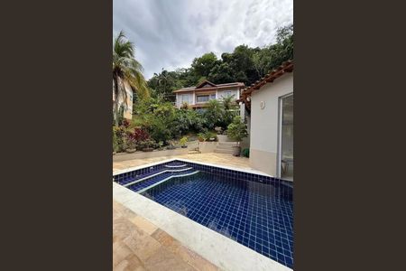 Casa à venda com 203m², 3 quartos e 2 vagas