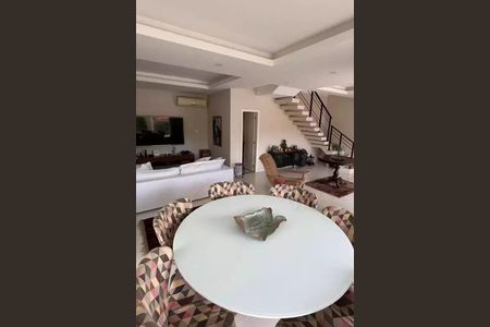 Casa à venda com 203m², 3 quartos e 2 vagas