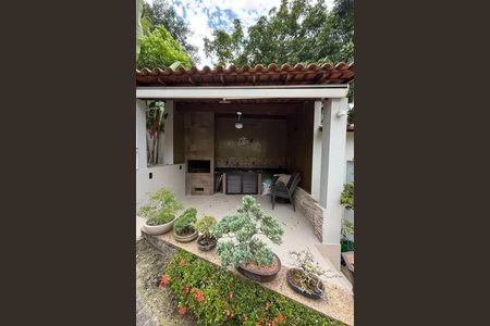 Casa à venda com 203m², 3 quartos e 2 vagas