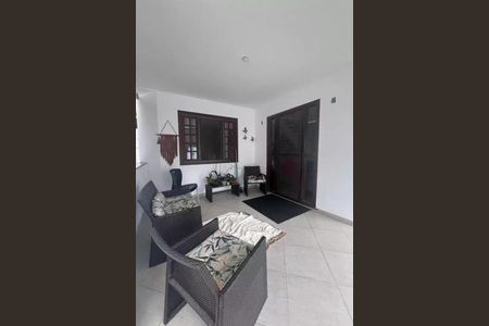 Casa à venda com 182m², 4 quartos e 3 vagas