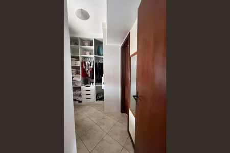 Casa à venda com 182m², 4 quartos e 3 vagas