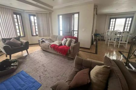 Casa à venda com 182m², 4 quartos e 3 vagas
