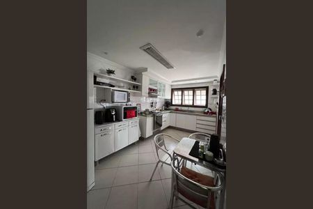 Casa à venda com 182m², 4 quartos e 3 vagas