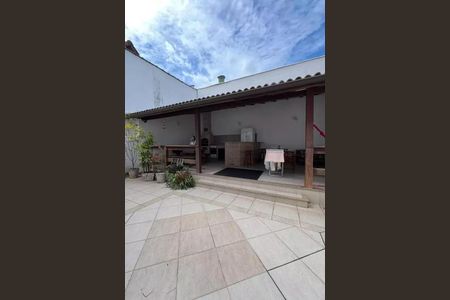 Casa à venda com 182m², 4 quartos e 3 vagas