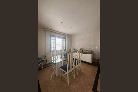 Casa à venda com 182m², 4 quartos e 3 vagas
