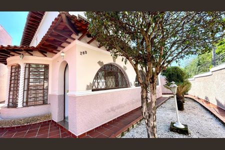 Casa à venda com 265m², 3 quartos e 5 vagas