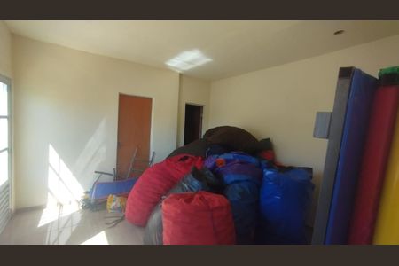 Casa à venda com 201m², 3 quartos e 4 vagas