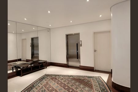 Apartamento à venda com 280m², 4 quartos e 4 vagas Apartamento à venda com 280m², 4 quartos e 4 vagasHall de entrada