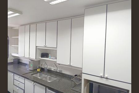 Apartamento à venda com 280m², 4 quartos e 4 vagas Apartamento à venda com 280m², 4 quartos e 4 vagasCozinha