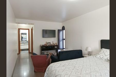 Apartamento à venda com 280m², 4 quartos e 4 vagas Apartamento à venda com 280m², 4 quartos e 4 vagasSuíte 3