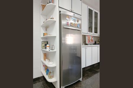 Apartamento à venda com 280m², 4 quartos e 4 vagas Apartamento à venda com 280m², 4 quartos e 4 vagasCozinha