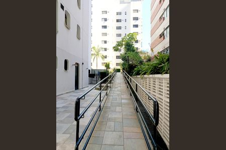 Apartamento à venda com 280m², 4 quartos e 4 vagas Apartamento à venda com 280m², 4 quartos e 4 vagasAcesso piscina