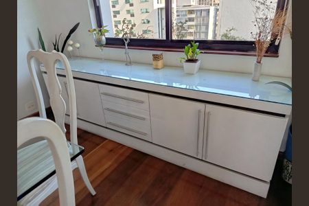 Apartamento à venda com 280m², 4 quartos e 4 vagas Apartamento à venda com 280m², 4 quartos e 4 vagasSala de Jantar