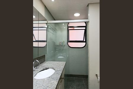 Apartamento à venda com 280m², 4 quartos e 4 vagas Apartamento à venda com 280m², 4 quartos e 4 vagasBanheiro Suíte 3