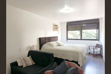 Apartamento à venda com 280m², 4 quartos e 4 vagas Apartamento à venda com 280m², 4 quartos e 4 vagasSuíte 3
