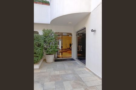 Apartamento à venda com 280m², 4 quartos e 4 vagas Apartamento à venda com 280m², 4 quartos e 4 vagasEntrada edifício