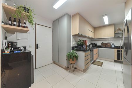 Apartamento à venda com 130m², 3 quartos e 2 vagasCozinha