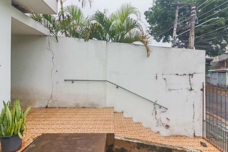Casa à venda com 200m², 5 quartos e 4 vagas Casa à venda com 200m², 5 quartos e 4 vagasQuintal e Garagem