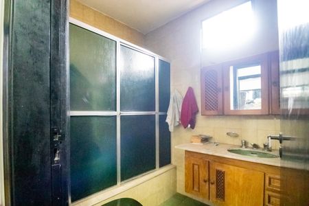 Casa à venda com 200m², 5 quartos e 4 vagas Casa à venda com 200m², 5 quartos e 4 vagasBanheiro Social