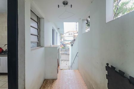 Casa à venda com 200m², 5 quartos e 4 vagas Casa à venda com 200m², 5 quartos e 4 vagasQuintal e Garagem
