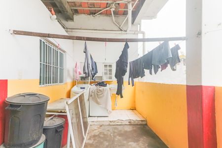 Casa à venda com 200m², 5 quartos e 4 vagas Casa à venda com 200m², 5 quartos e 4 vagasÁrea de Serviço