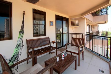 Apartamento para alugar com 64m², 1 quarto e 1 vaga Apartamento para alugar com 64m², 1 quarto e 1 vagaVaranda