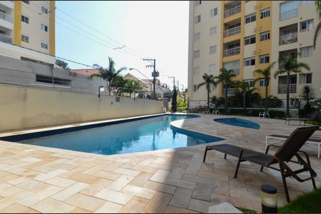 Apartamento à venda com 65m², 2 quartos e 2 vagasÁrea comum - Piscina