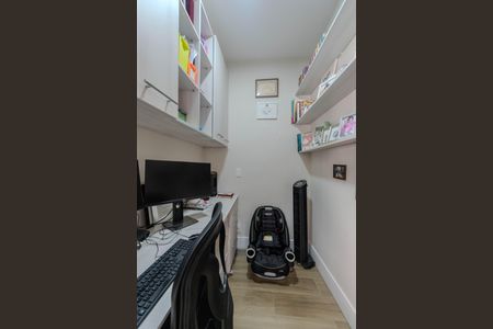 Apartamento à venda com 123m², 3 quartos e 2 vagasEscritório