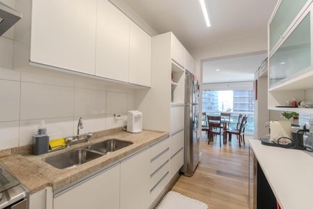 Apartamento à venda com 123m², 3 quartos e 2 vagasCozinha
