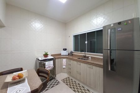 Casa à venda com 270m², 3 quartos e 2 vagas Casa à venda com 270m², 3 quartos e 2 vagasCozinha