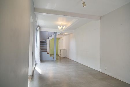 Casa à venda com 160m², 3 quartos e 1 vaga Casa à venda com 160m², 3 quartos e 1 vagaSala