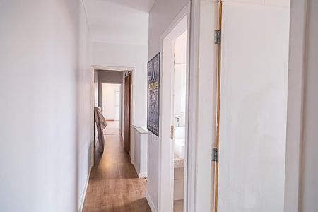 Casa à venda com 160m², 3 quartos e 1 vaga Casa à venda com 160m², 3 quartos e 1 vagaCorredor