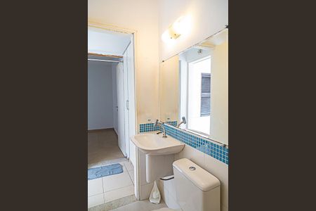 Casa à venda com 160m², 3 quartos e 1 vaga Casa à venda com 160m², 3 quartos e 1 vagaBanheiro de Serviço