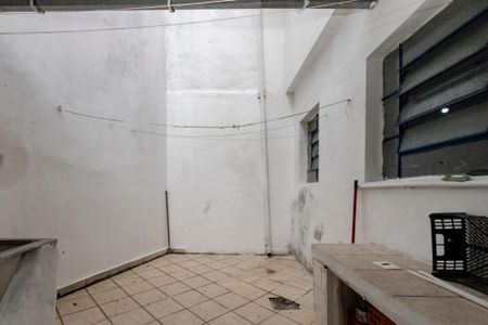 Casa para alugar com 100m², 2 quartos e 1 vagaQuintal