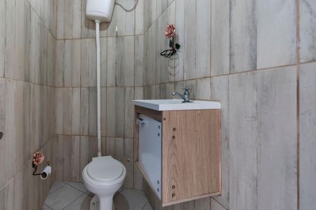 Casa para alugar com 100m², 2 quartos e 1 vagaBanheiro de Serviço