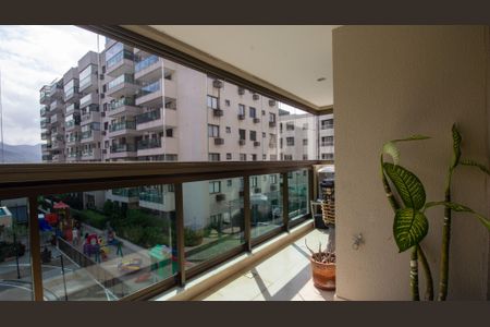 Apartamento para alugar com 70m², 2 quartos e 1 vagaVaranda