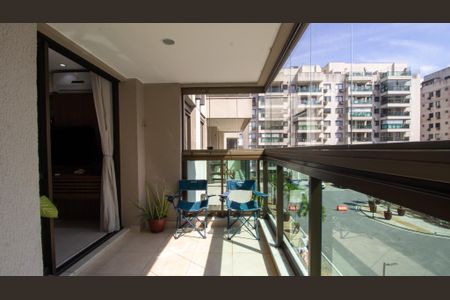 Apartamento para alugar com 70m², 2 quartos e 1 vagaVaranda