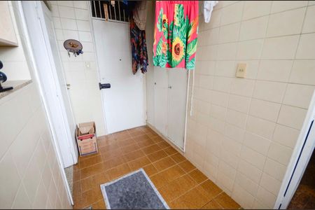 Apartamento para alugar com 160m², 4 quartos e 1 vaga Apartamento para alugar com 160m², 4 quartos e 1 vagaÁrea de Serviço