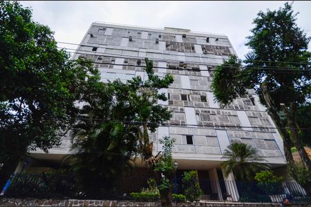 Apartamento para alugar com 160m², 4 quartos e 1 vaga Apartamento para alugar com 160m², 4 quartos e 1 vagaFachada