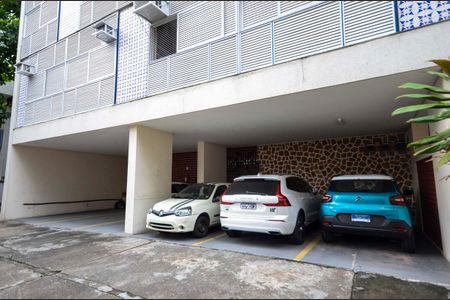 Apartamento para alugar com 160m², 4 quartos e 1 vaga Apartamento para alugar com 160m², 4 quartos e 1 vagaGaragem