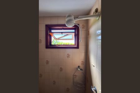 Casa de condomínio à venda com 380m², 4 quartos e 4 vagas Casa de condomínio à venda com 380m², 4 quartos e 4 vagasBanheiro Social