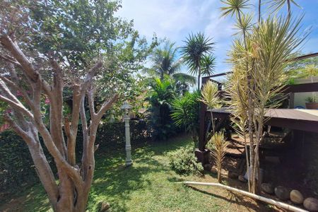 Casa de condomínio à venda com 380m², 4 quartos e 4 vagas Casa de condomínio à venda com 380m², 4 quartos e 4 vagasQuintal