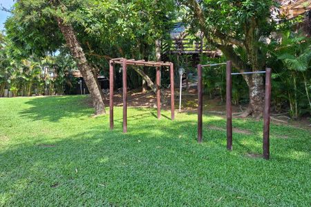 Casa de condomínio à venda com 380m², 4 quartos e 4 vagas Casa de condomínio à venda com 380m², 4 quartos e 4 vagasÁrea comum