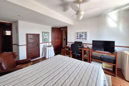 Casa de condomínio à venda com 380m², 4 quartos e 4 vagas Casa de condomínio à venda com 380m², 4 quartos e 4 vagasSuíte 1