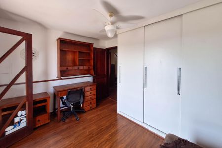 Casa de condomínio à venda com 380m², 4 quartos e 4 vagas Casa de condomínio à venda com 380m², 4 quartos e 4 vagasSuíte 2