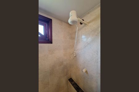 Casa de condomínio à venda com 380m², 4 quartos e 4 vagas Casa de condomínio à venda com 380m², 4 quartos e 4 vagasBanheiro da Suíte 2