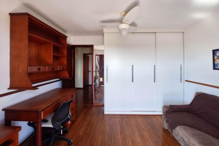 Casa de condomínio à venda com 380m², 4 quartos e 4 vagas Casa de condomínio à venda com 380m², 4 quartos e 4 vagasSuíte 2