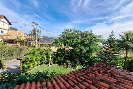 Casa de condomínio à venda com 380m², 4 quartos e 4 vagas Casa de condomínio à venda com 380m², 4 quartos e 4 vagasQuarto 1