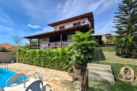 Casa de condomínio à venda com 380m², 4 quartos e 4 vagas Casa de condomínio à venda com 380m², 4 quartos e 4 vagasQuintal